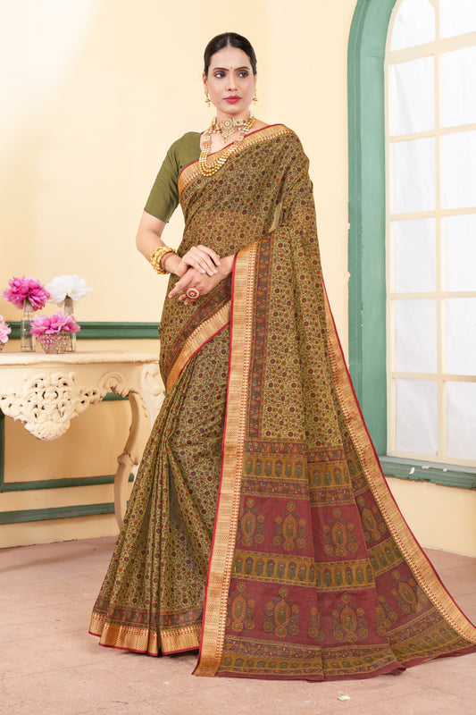 Luxurious Chanderi Saree with Delicate Sheen