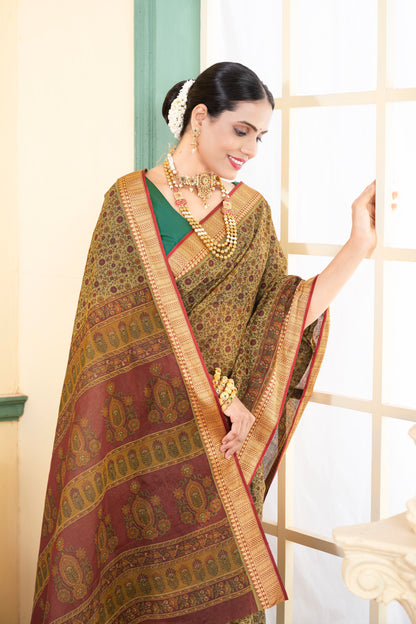 Luxurious Chanderi Saree with Delicate Sheen