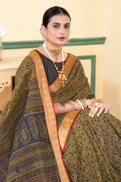 Luxurious Chanderi Saree with Delicate Sheen